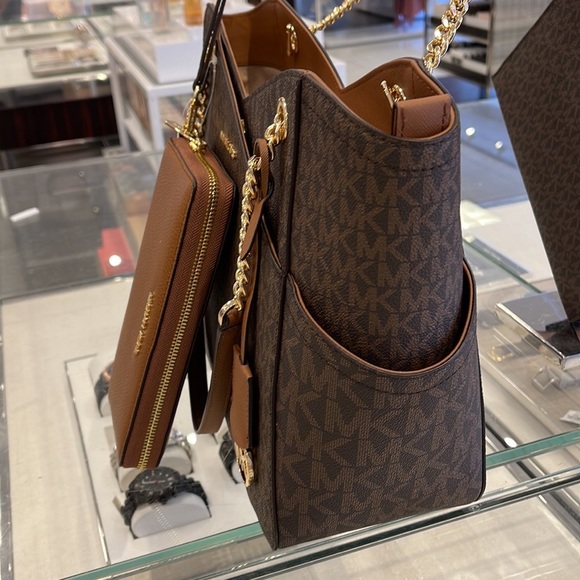 MICHAEL KORS LARGE X CHAIN SHOULDER TOTE
& JST Large Travel CONTINENTAL Wallet - Picture 11 of 12